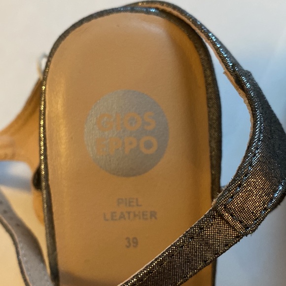 silver shoes with a purple bead accent - Picture 5 of 5